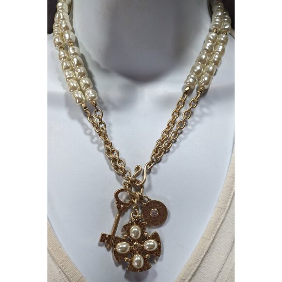 Elegant Glam Faux Pearl Hammered Gold Tone Charm Necklace - Picture 4 of 6